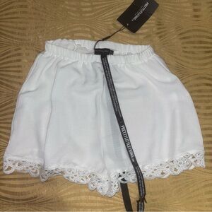 PrettyLittleThing White Crochet-Trim High Waist Shorts
